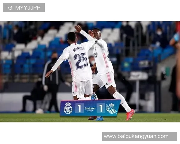 华伦西亚迎战皇家社会争夺西甲积分榜关键战役的胜利与荣耀